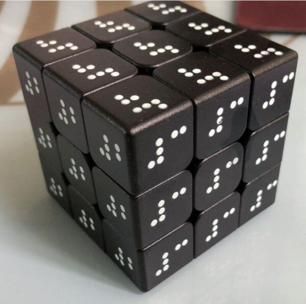 特殊圖案 Z-CUBE 骰字魔方 箭頭三階魔方 3階 數字 骰子 黑底六色 盲文  魔術方塊 魔方
